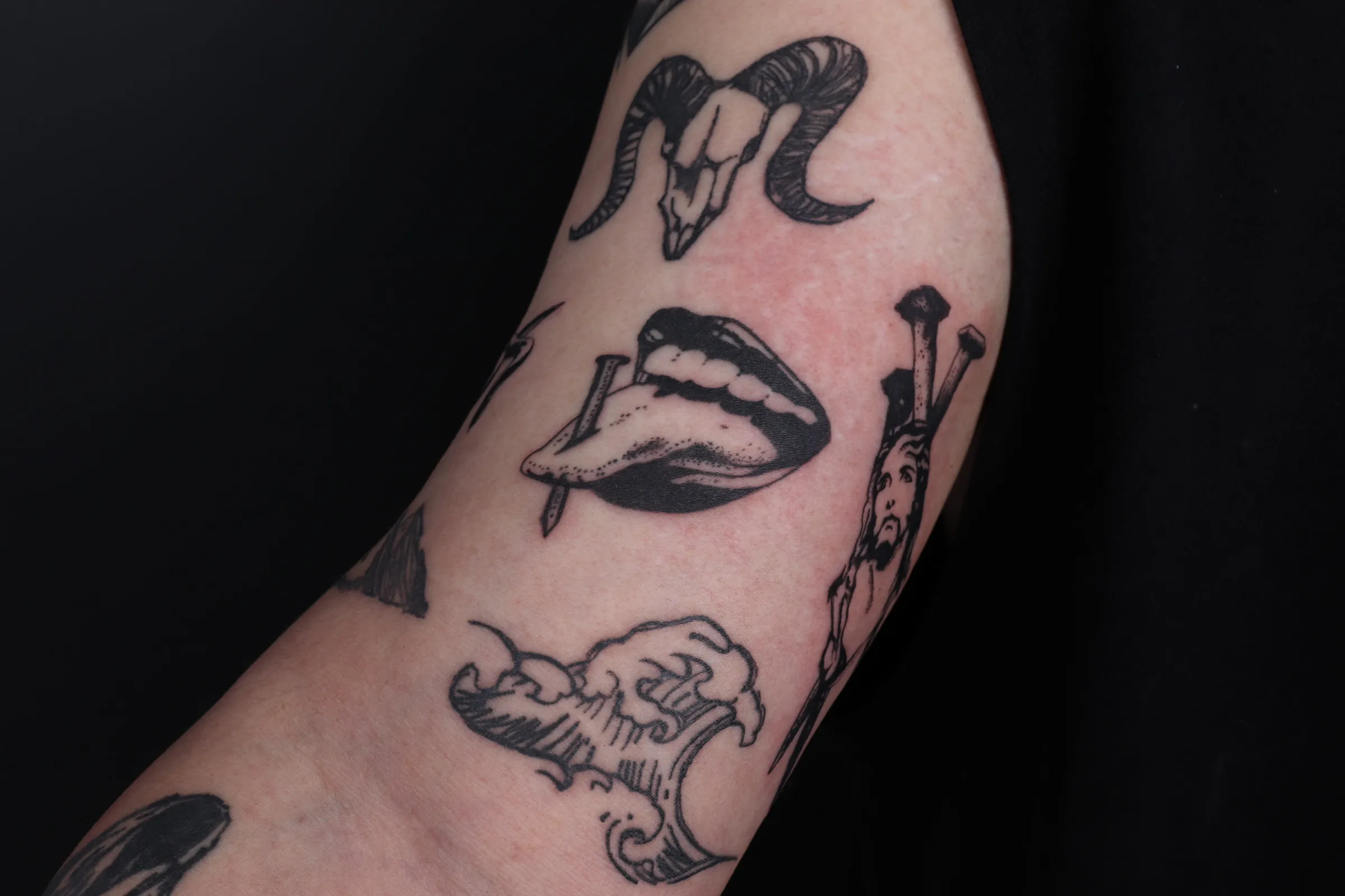 블랙워크 혓바닥 입술