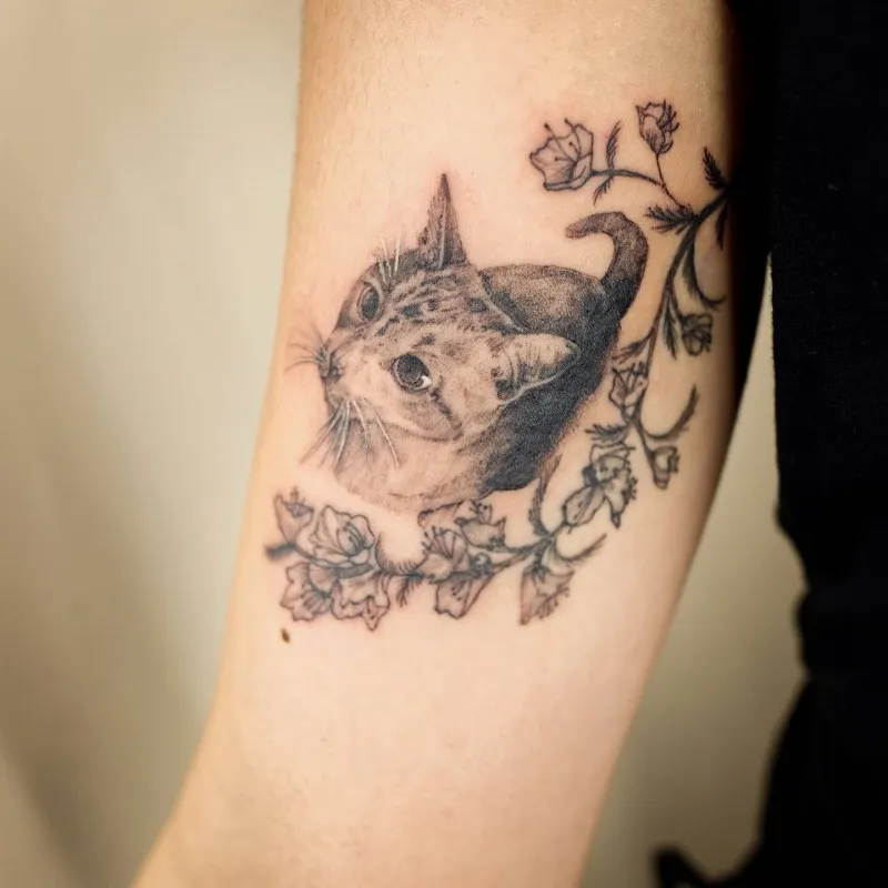 ์ปค๋ฒ์
๊ณ ์์ดํํฌ ํํํฌ tattooist_petal