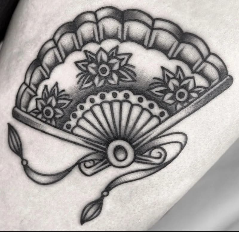 블랙스쿨 올드스쿨 부채타투