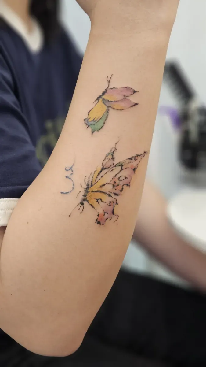 컬러 나비 타투 - 1