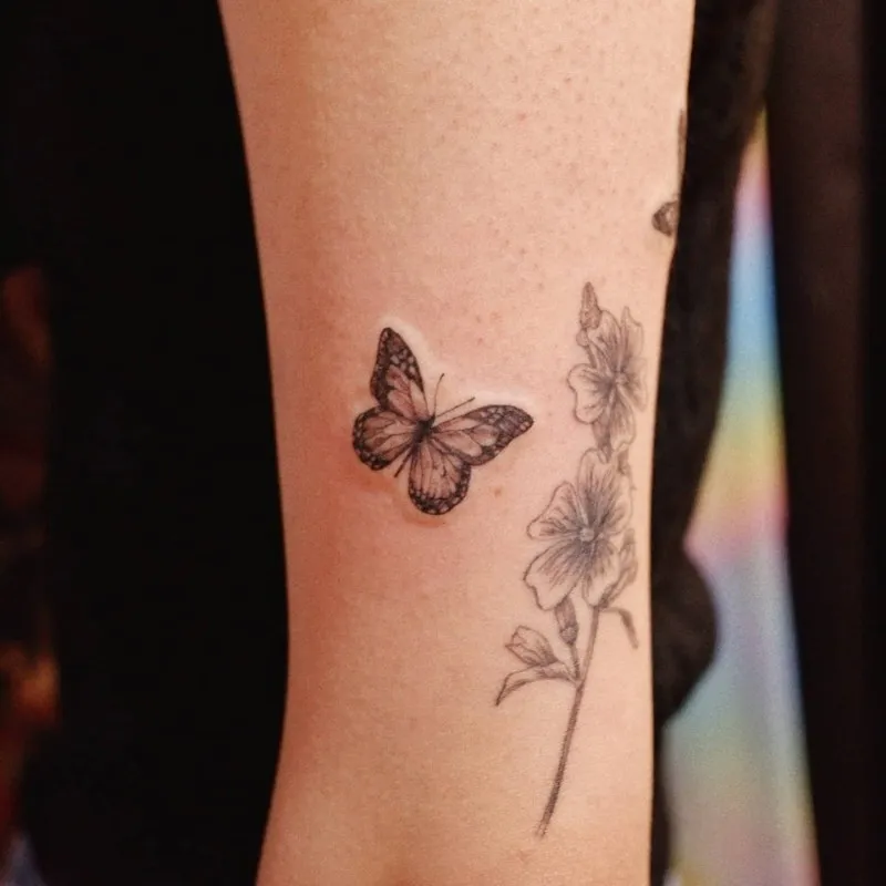 ๋๋น ๋๋ง๋ฆฌ ์ฌ์ํํํฌ tattooist_petal - 1