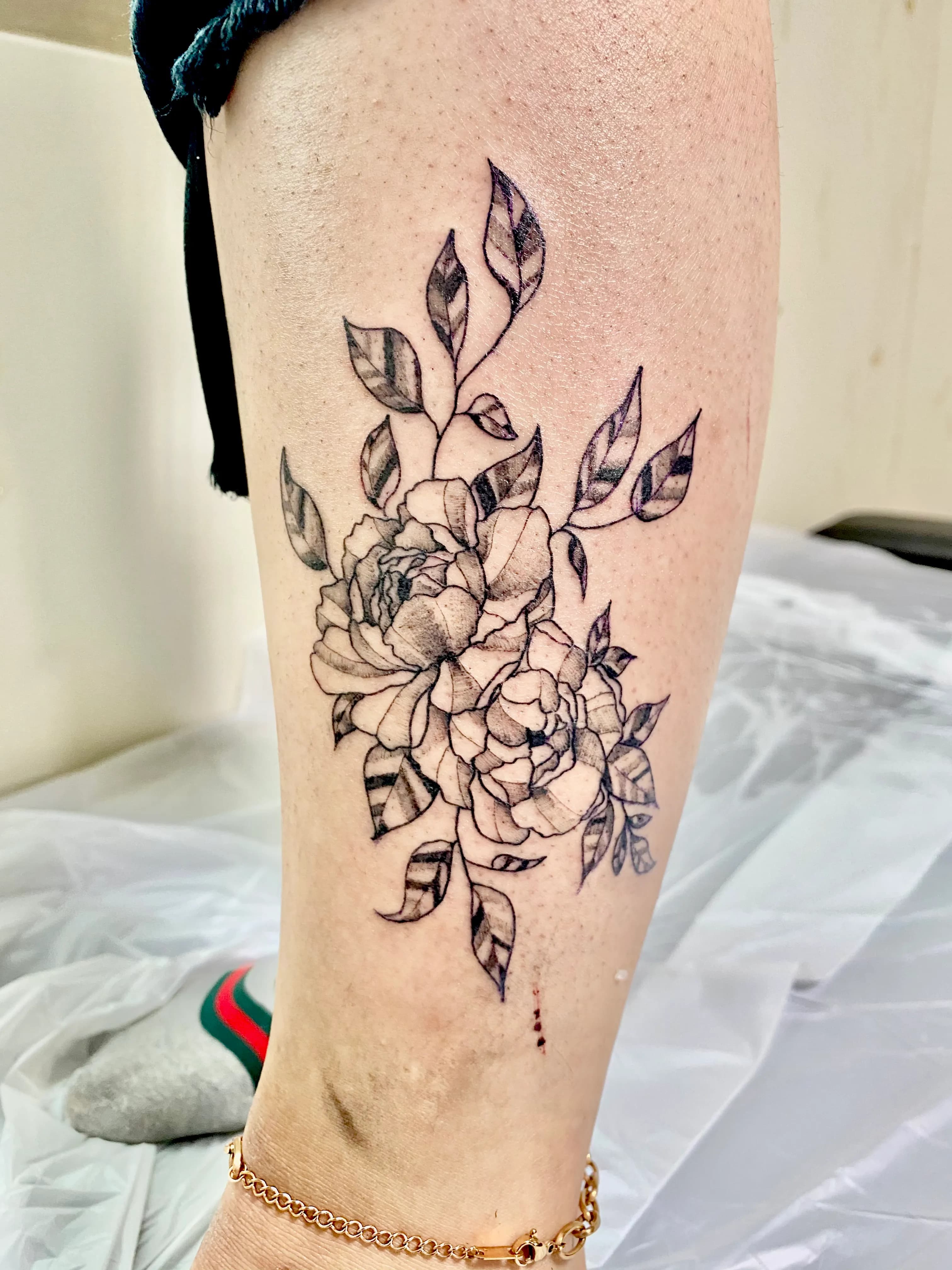 꽃타투를 받아가셨습니다