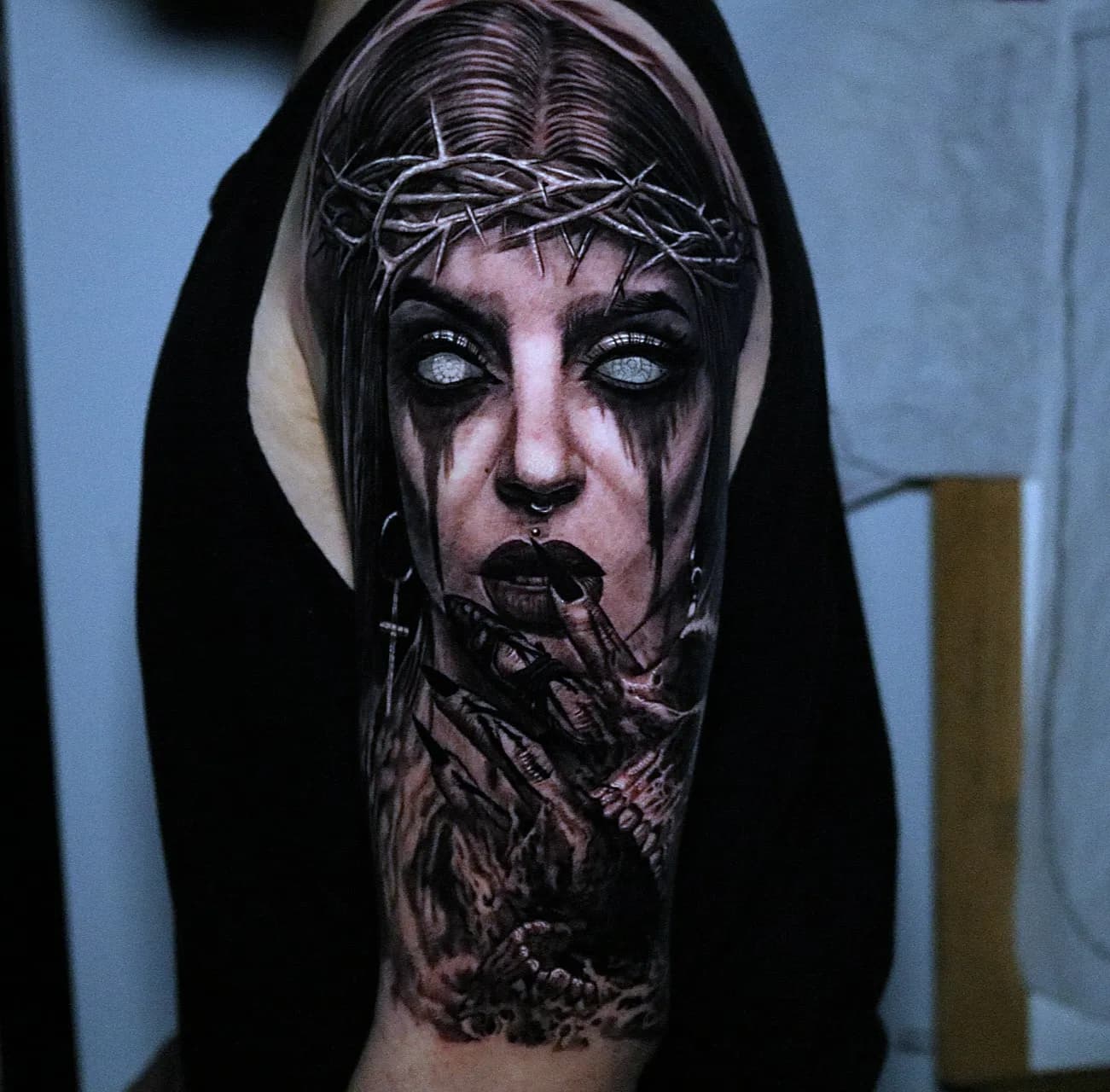 ๋คํฌํ ์ฌ์์ ํด๊ณจ ๋ธ๋์๊ทธ๋ ์ดํํฌ