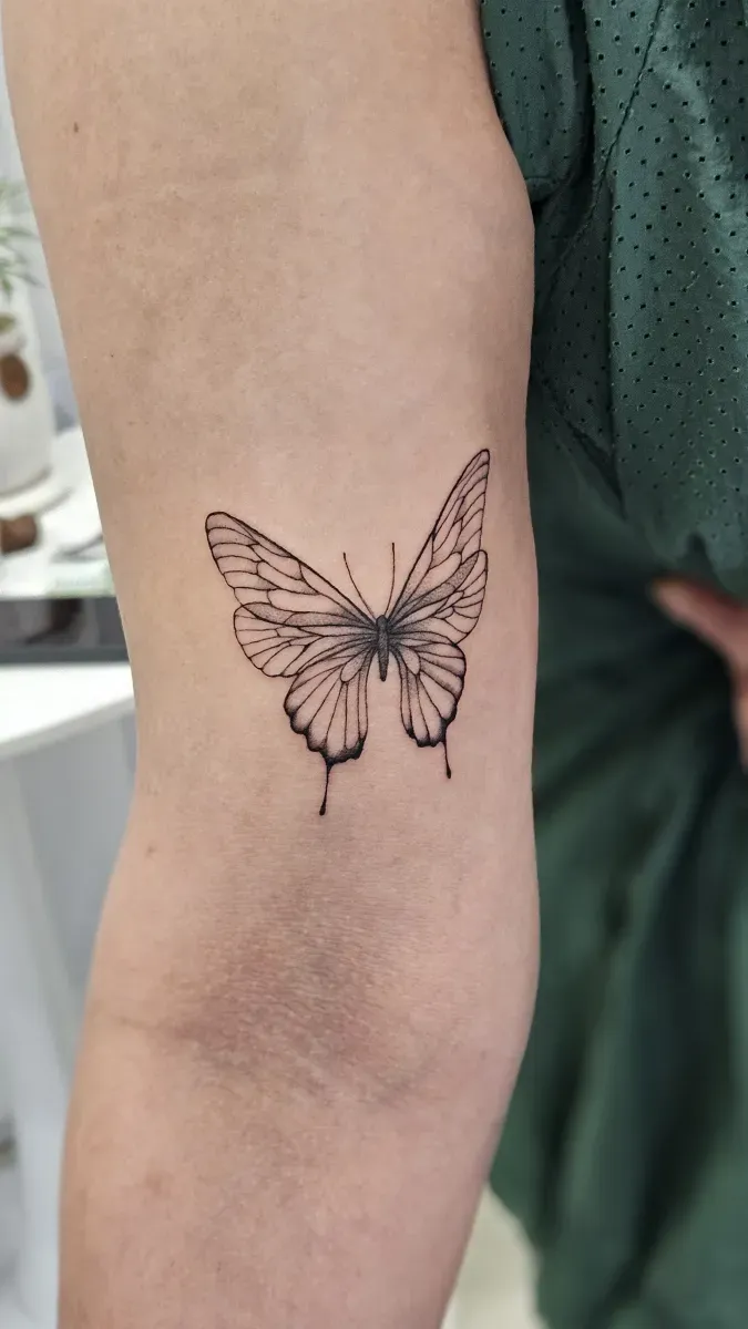라인 나비 타투 - 1