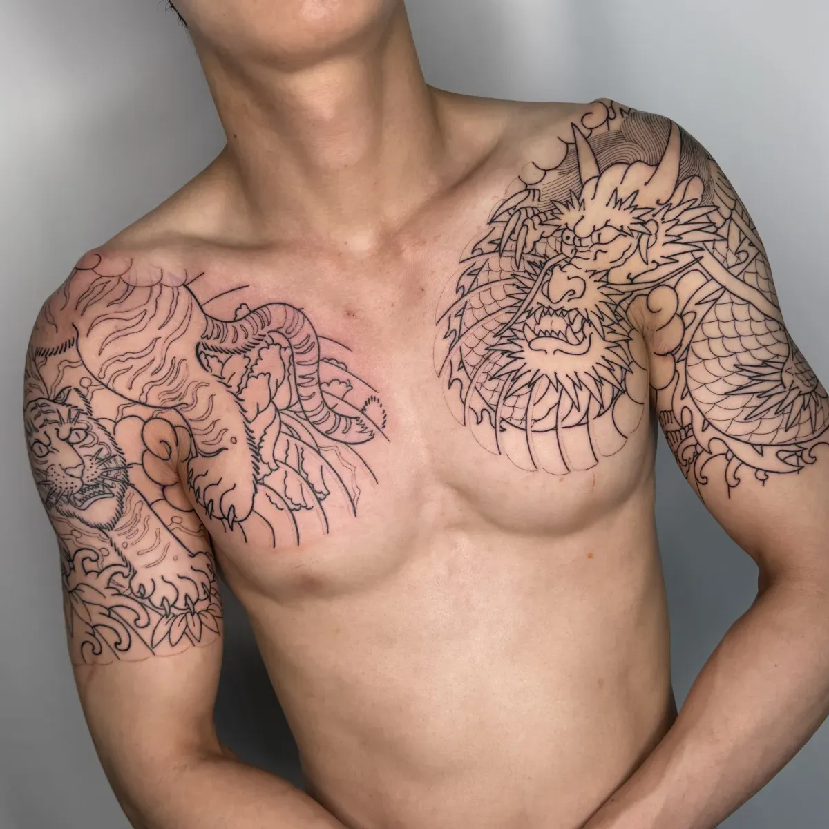 이레즈미 가슴반팔타투 용호상박문신 부천타투 시흥타투 인천타투 제로타투 - 1