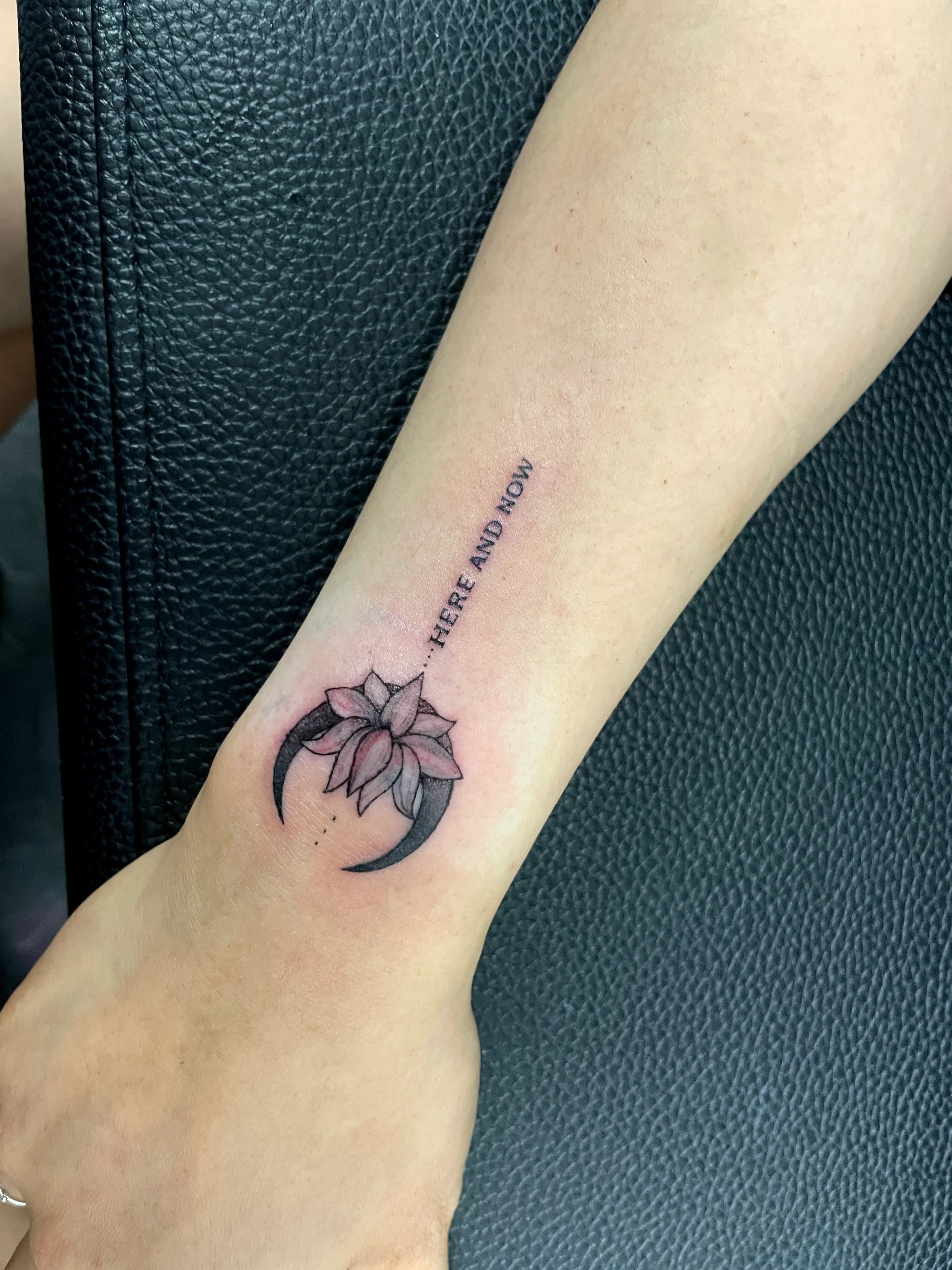 ์ฐ๊ฝ๊ณผ ์ด์น๋ฌ, ๋ ํฐ๋ง Here and now ์ฌ์ ์๋ชฉ์ ์๊ธด ํ๊ธฐ(ft. ์๊ตฌ์ , ์ ์ฌ, ์ ์ ํํฌ ์ ๋ช
ํ ๊ณณ)