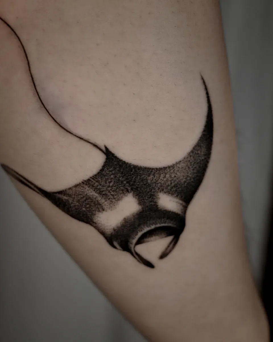 만타가오리 바다 블랙워크 타투 - 1