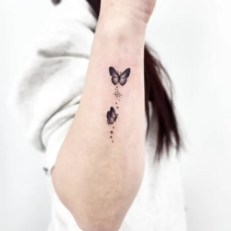 손목 나비타투 - 1