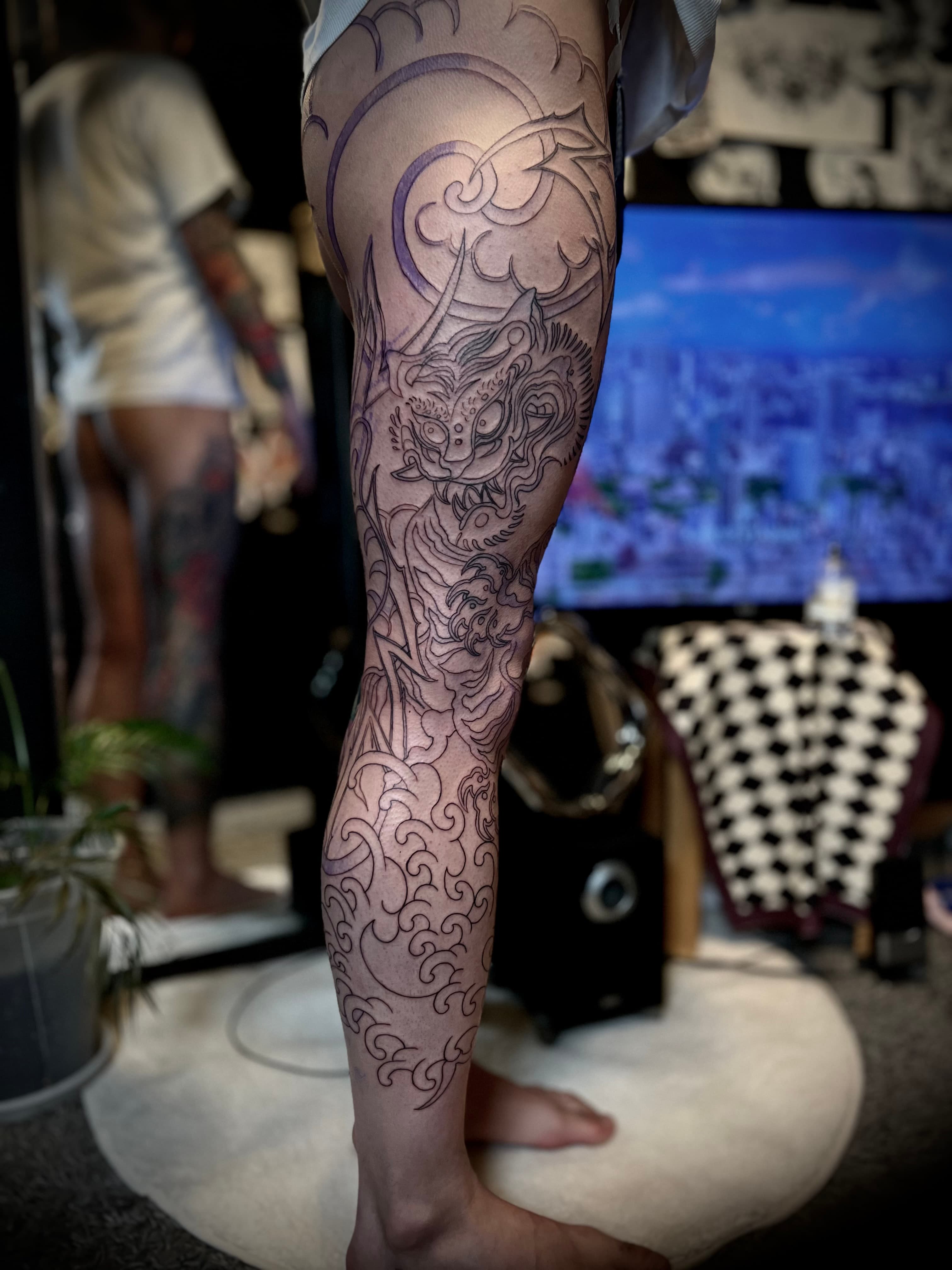 묘당타투 긴다리 진행중⚡