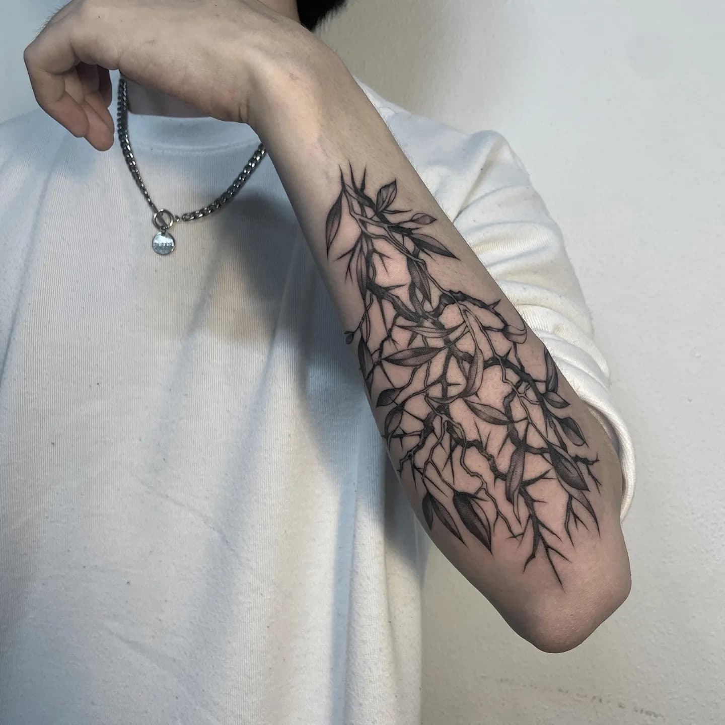 가시타투 나뭇잎타투