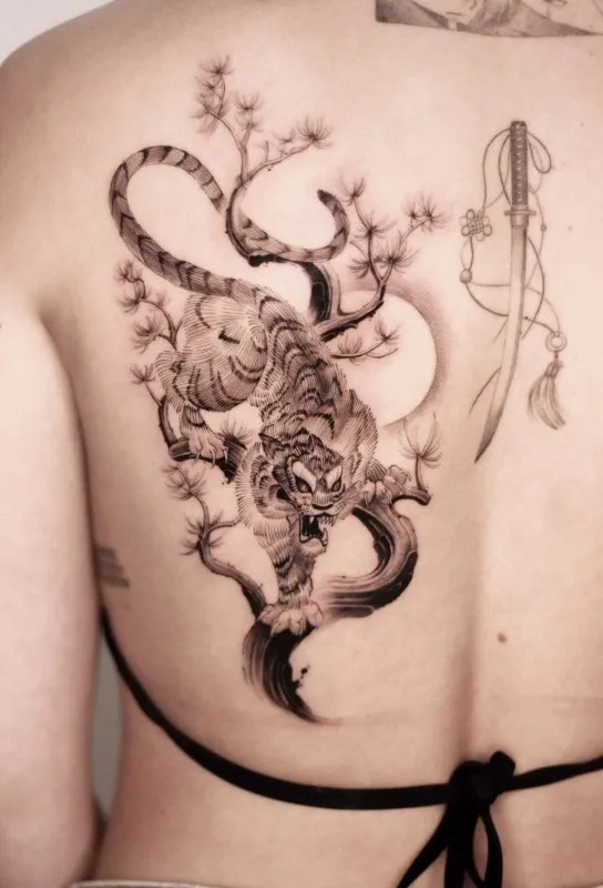 호랑이타투, 소나무타투, 동양화타투, 오리엔탈타투